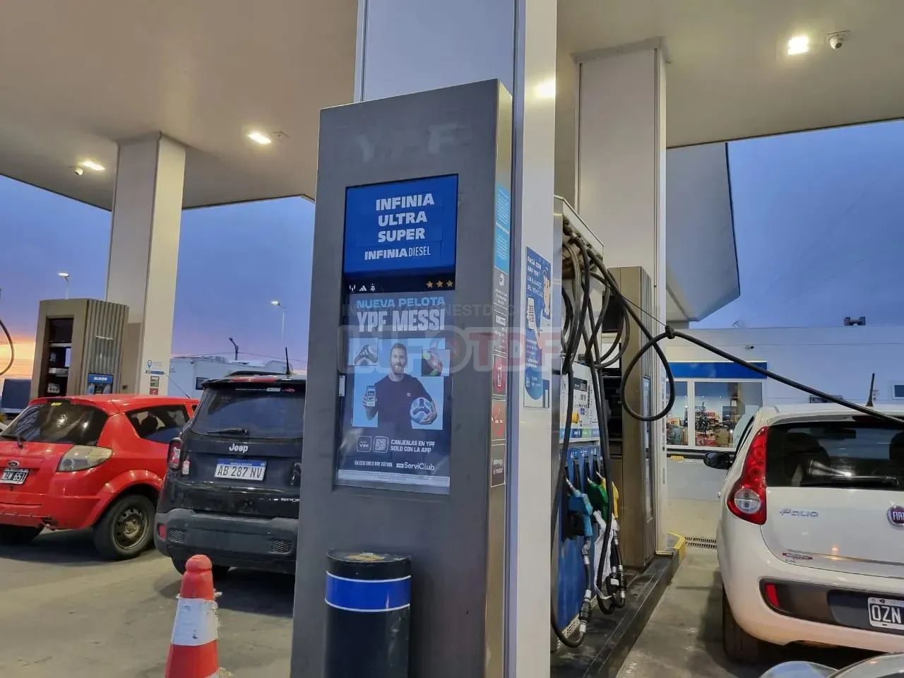 Julio comenzó con una nueva suba en el precio de los combustibles de YPF