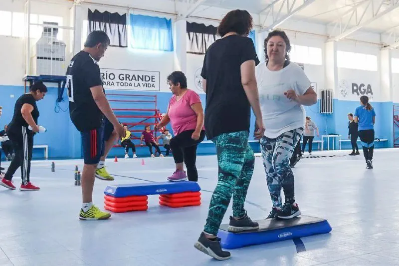 Durante el verano continuarán las clases de acondicionamiento físico y zumba