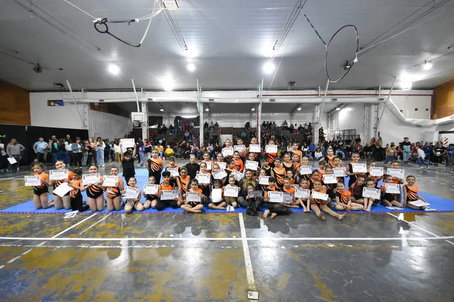 photo_5057653656006012630_y