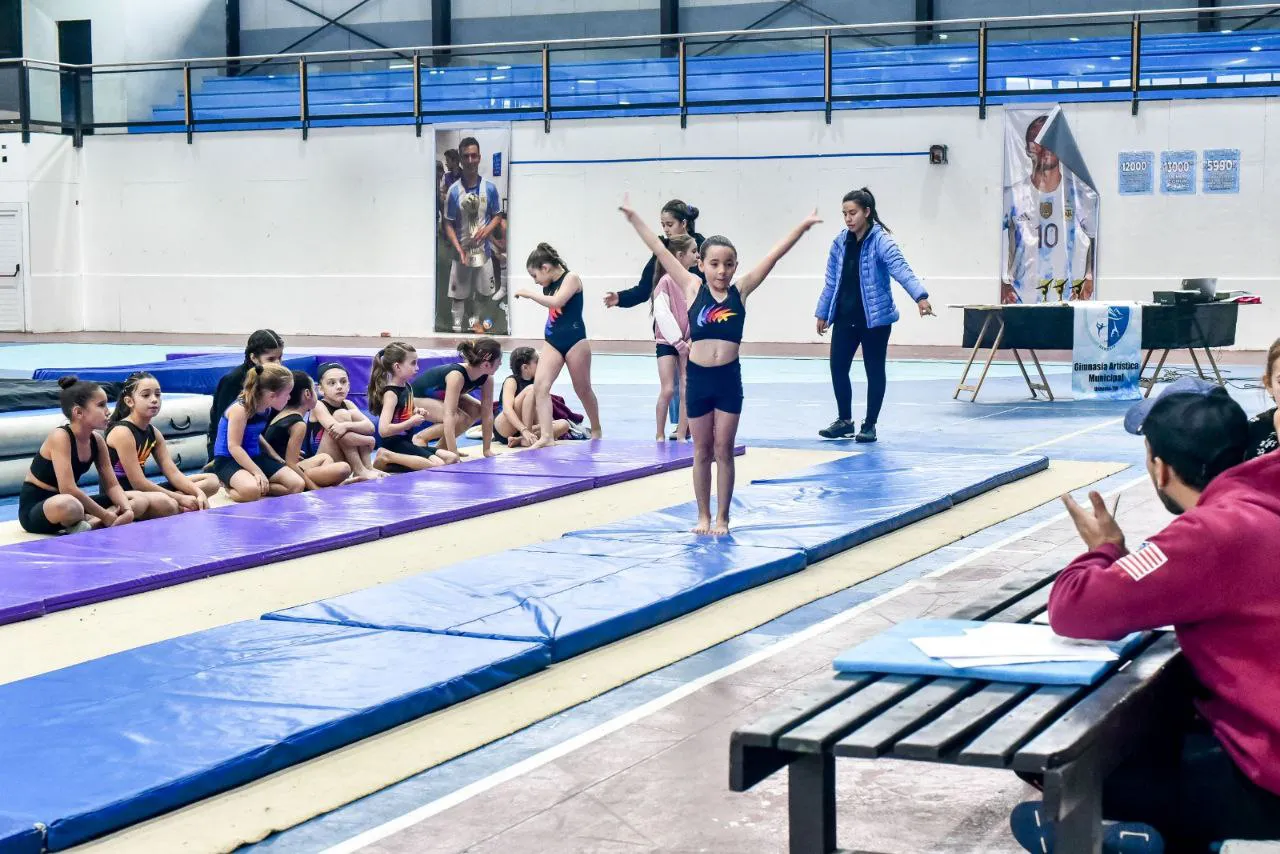 Se desarrolló un encuentro de Gimnasia Artística en el polideportivo Cochocho Vargas  (2)