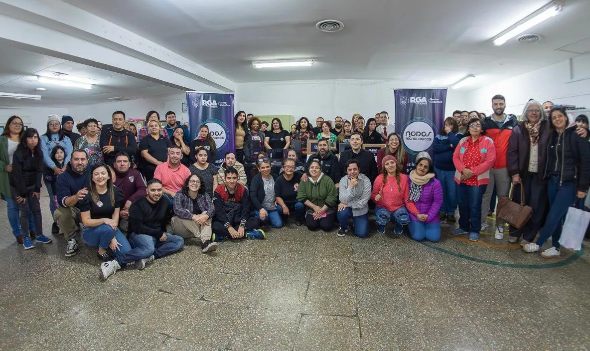 El bachillerato popular y el IPES “Paulo Freire” se suman a los “nodos de inclusión tecnológica” (2)