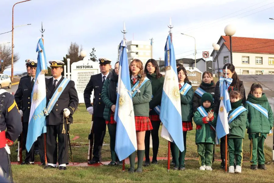 photo_5093668305402703642_y