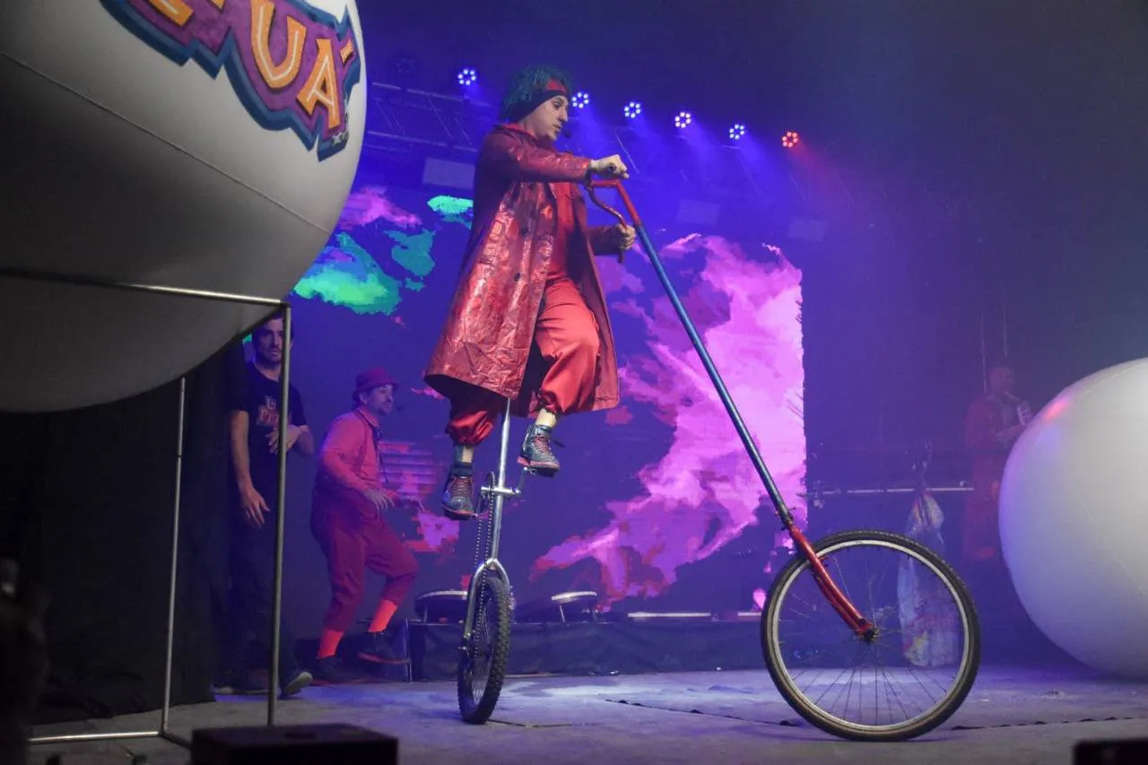 Cerca de mil personas disfrutaron del espectáculo circense de “La Pipetuá” en Tolhuin (4)