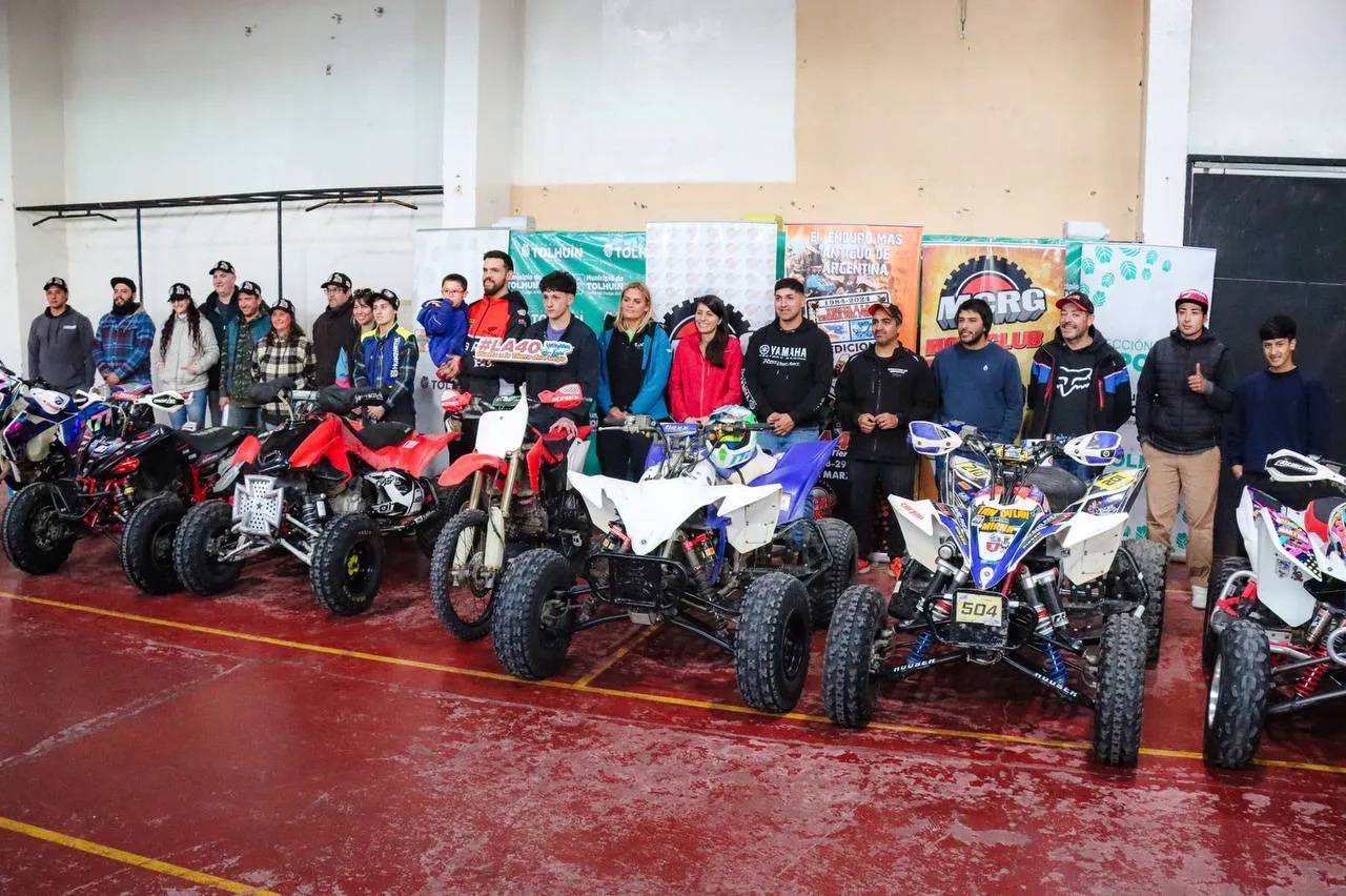 Se realizó la revisión técnica para participantes tolhuinenses de la Vuelta a la Tierra del Fuego (1)