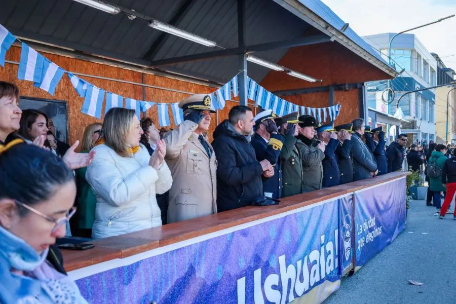 photo_5143553641879898963_y