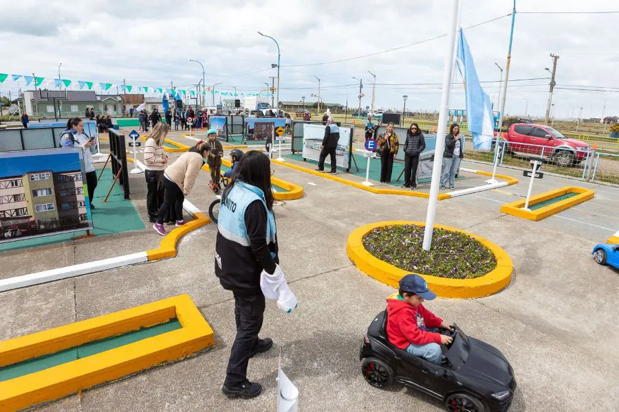 photo_5028529972401867563_w