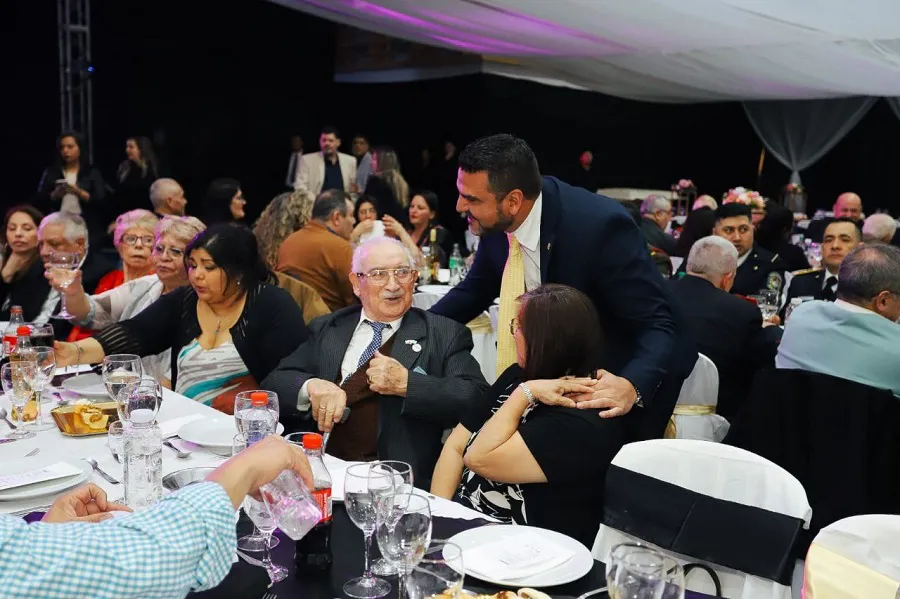 Se realizó la tradicional cena de los antiguos pobladores por el aniversario de Ushuaia (3)