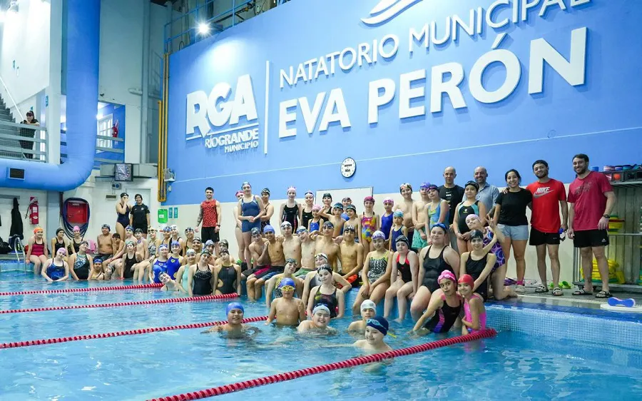 Comenzó el Campus de Natación con representantes de toda la provincia
