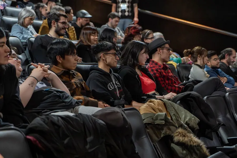 photo_5084991475032370609_y