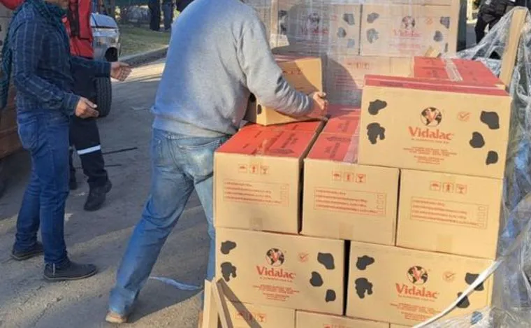Detuvieron en Mendoza a personas que intentaban vender la leche de los comedores