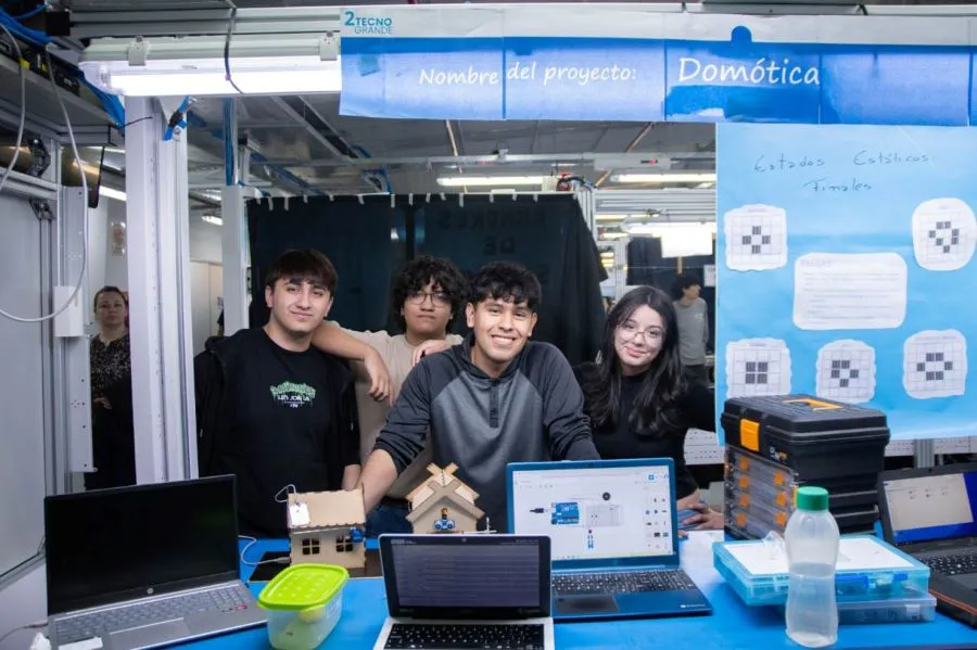 photo_4990338698004073259_y