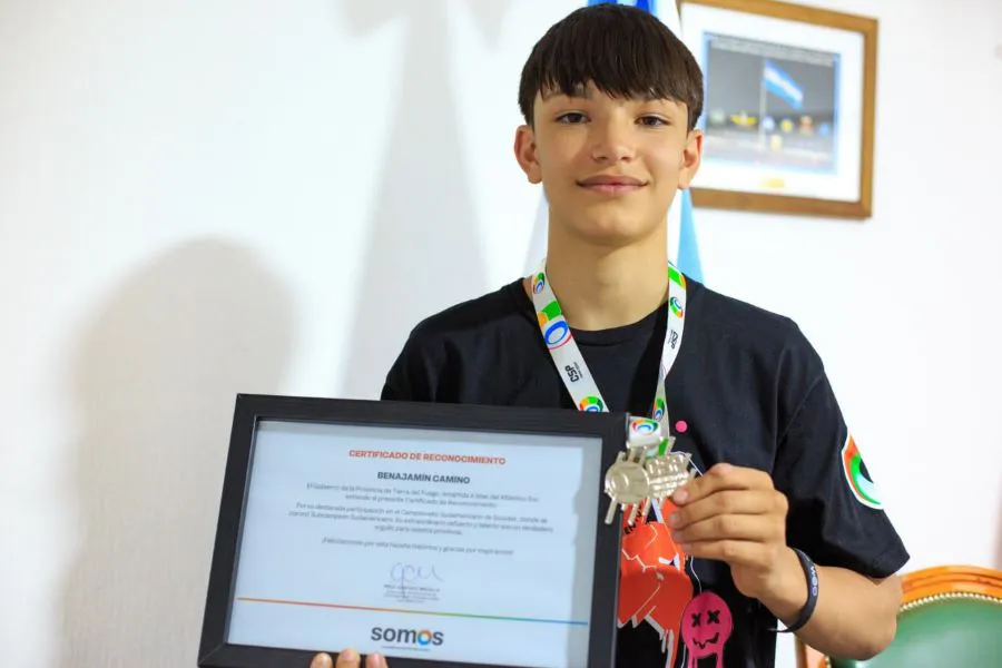 photo_5069343564848279006_y