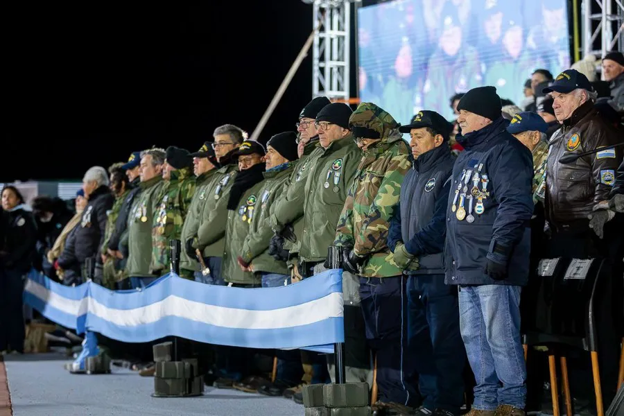 photo_5145487558275346084_y