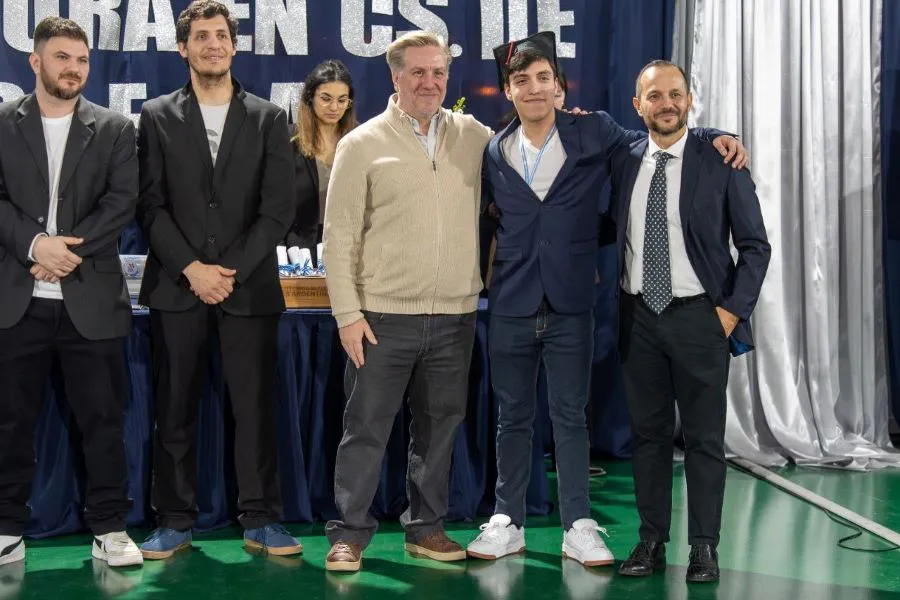 photo_5075748370407689068_y