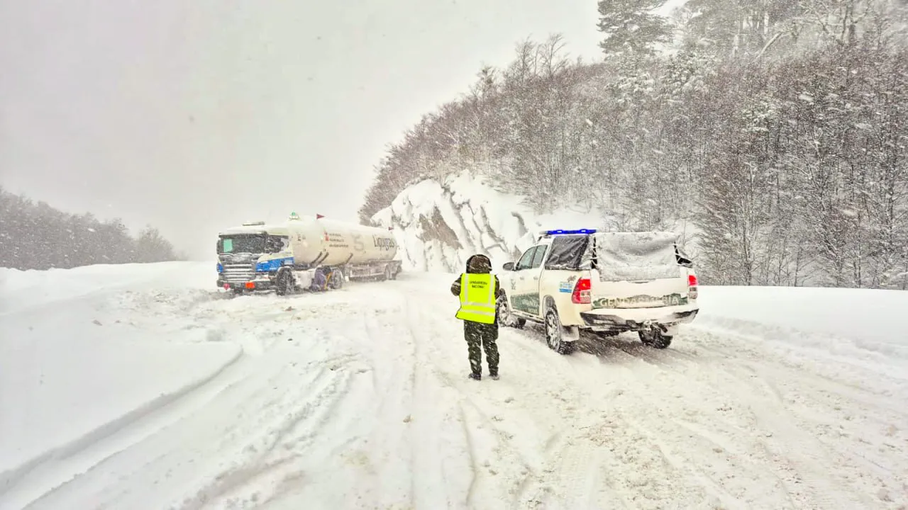 Despistes sobre la Ruta 3 debido al intenso temporal de nieve (1)
