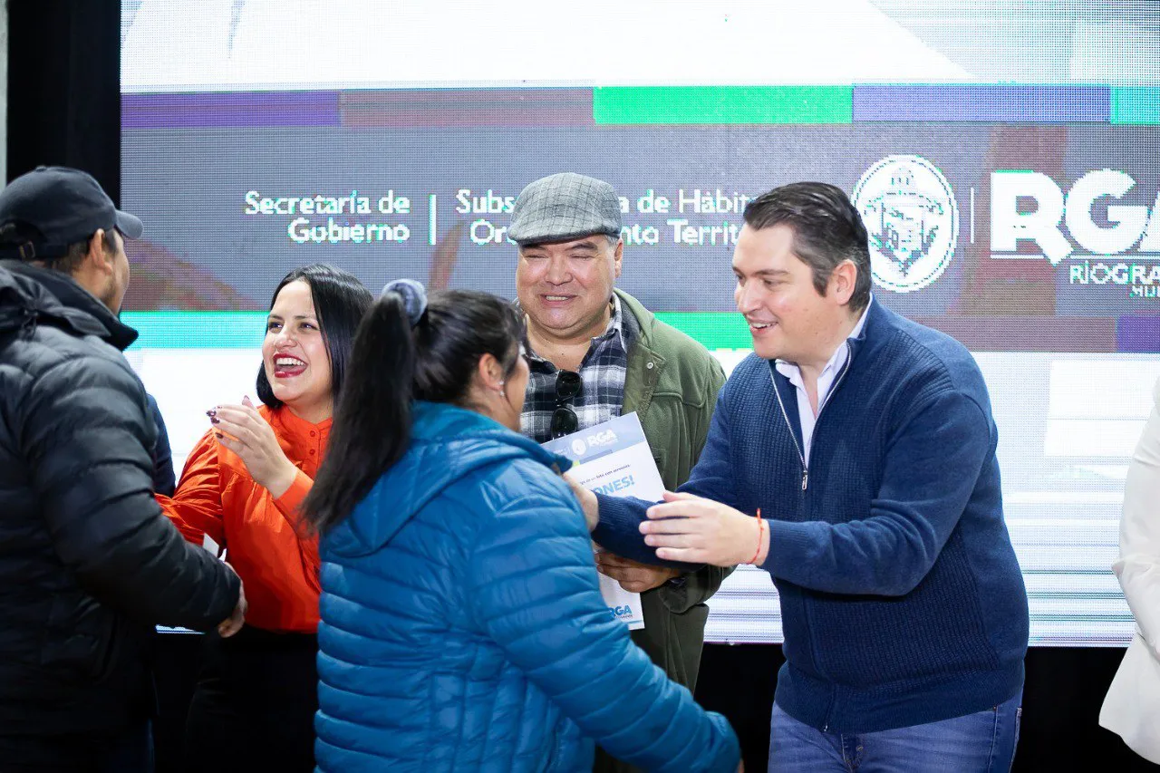 Un centenar de familias riograndenses recibieron terrenos con servicios municipales (3)