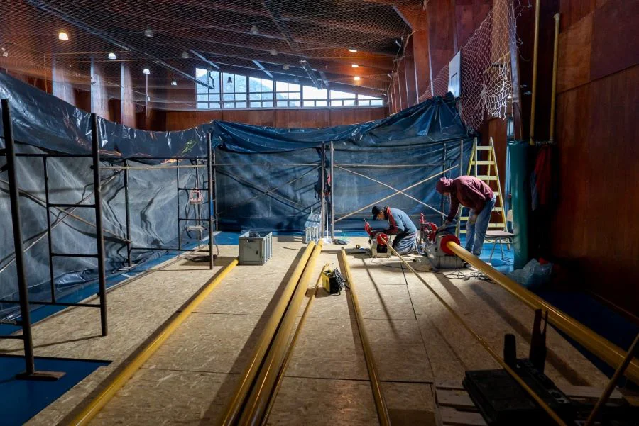 Trabajos de renovación de la red de gas en el colegio Ernesto Sábato