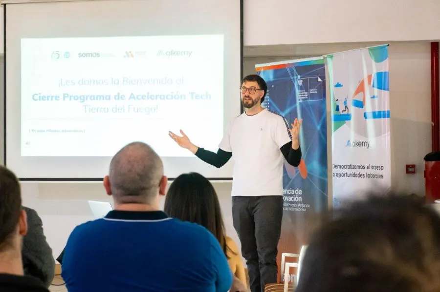 photo_5095828107016908779_y