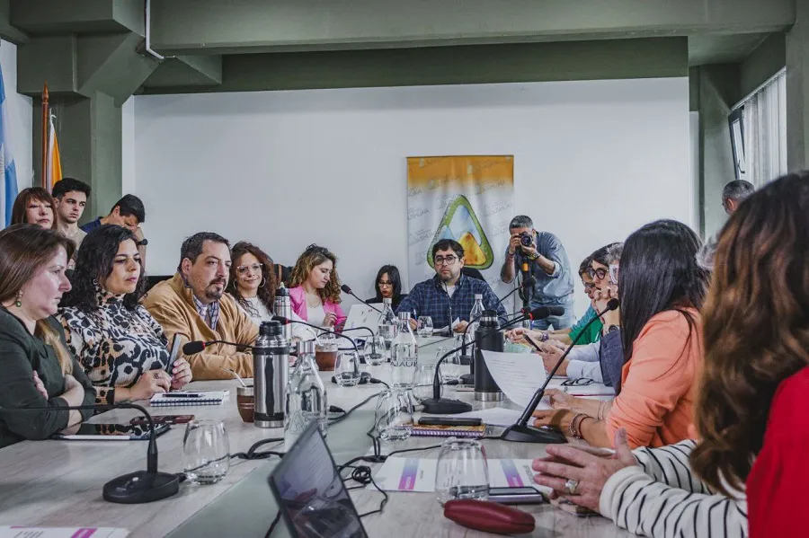 photo_5057651895069420937_y