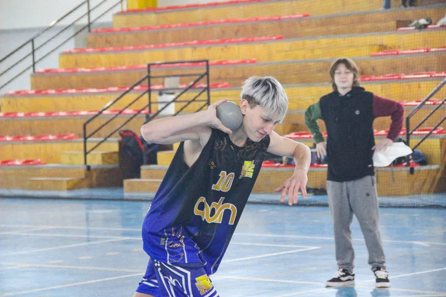 photo_4956437559060311735_y