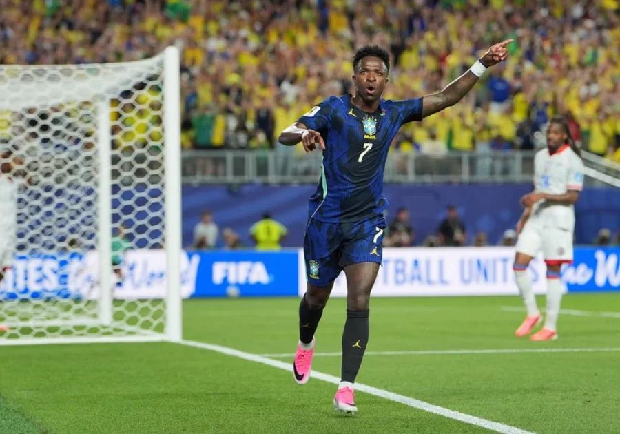 Brasil goleó 3-0 a Haití, lidera el Grupo C