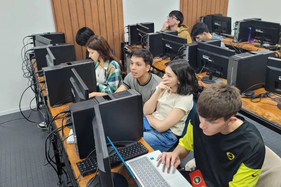 photo_4956398157030338530_y