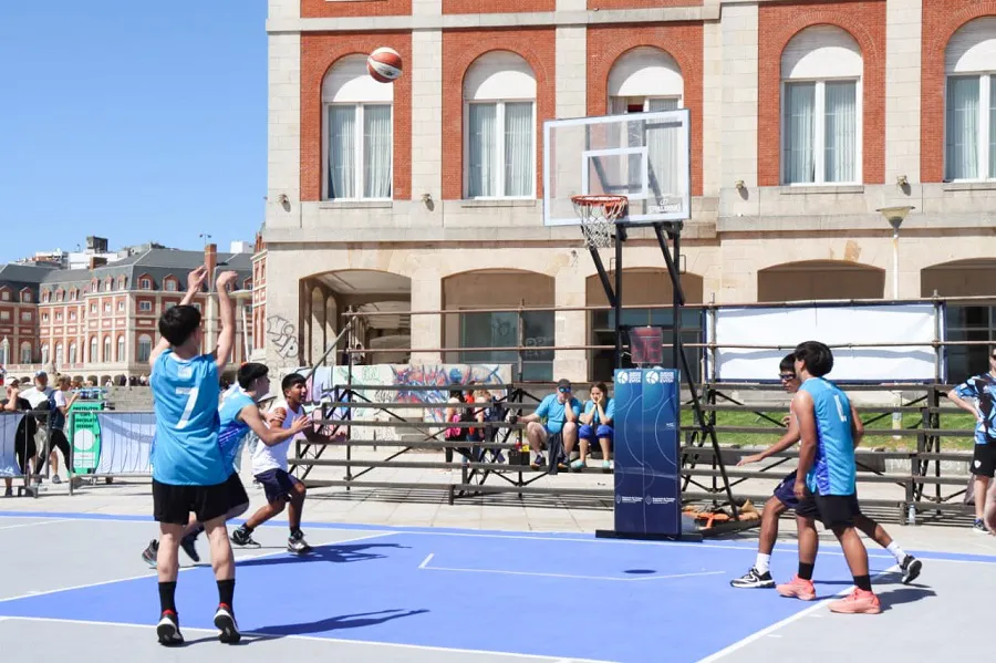 photo_4996782162556597431_y