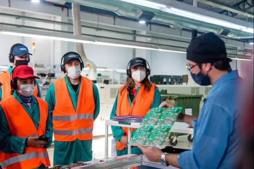 Organizan recorridos turísticos con visitas guiadas por las fábricas riograndenses