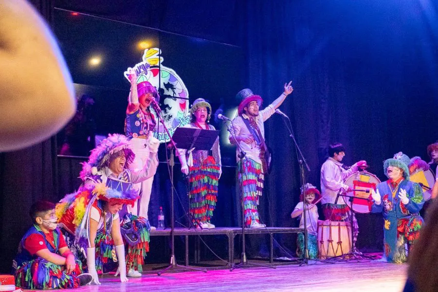 photo_5039990740440165998_y