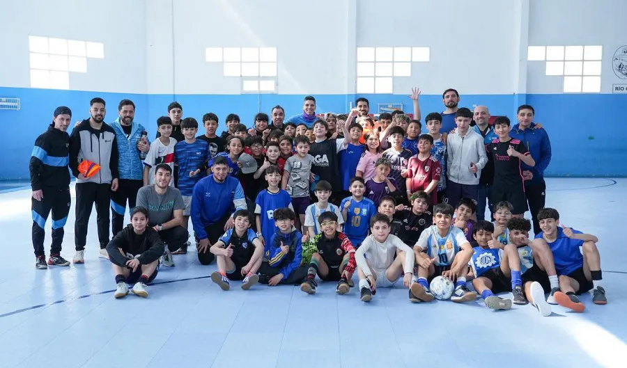 El DT de la Selección Argentina de Futsal dictó un campus de fútbol en Río Grande  (1)