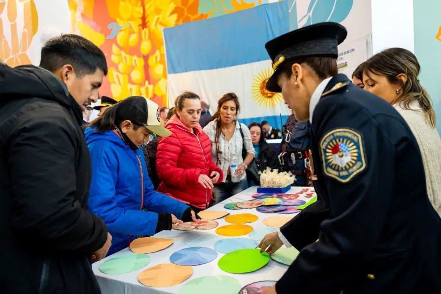 photo_4965591431448211204_y