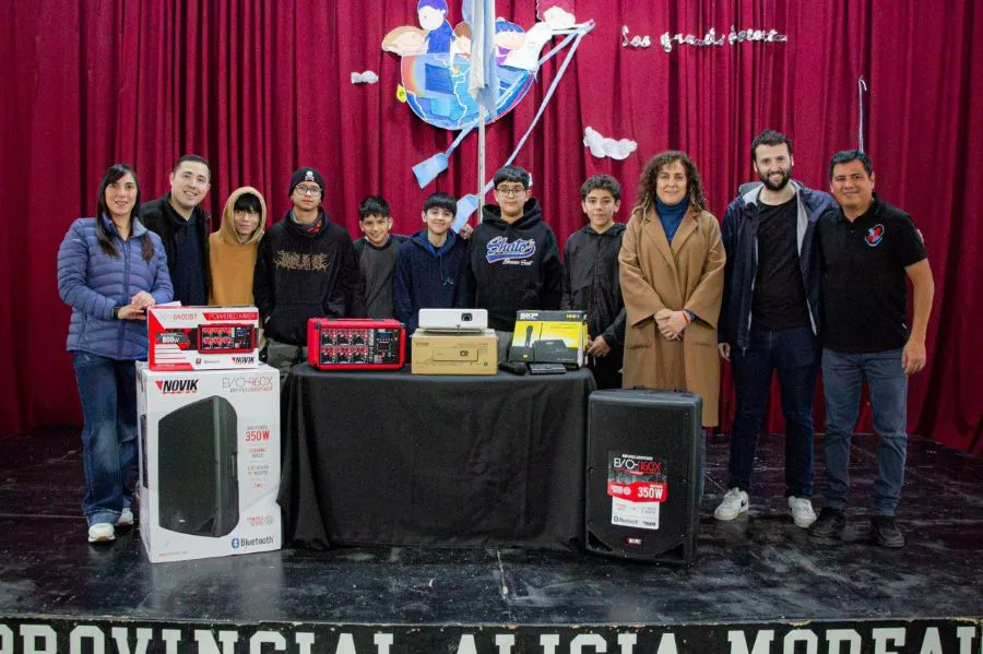 photo_5062136047084875859_y