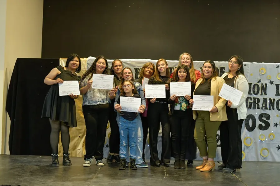 Entregaron certificados a estudiantes de los talleres del Centro de Formación Laboral (2)