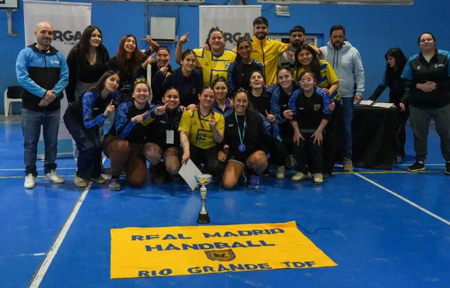 photo_5165835966567526117_y