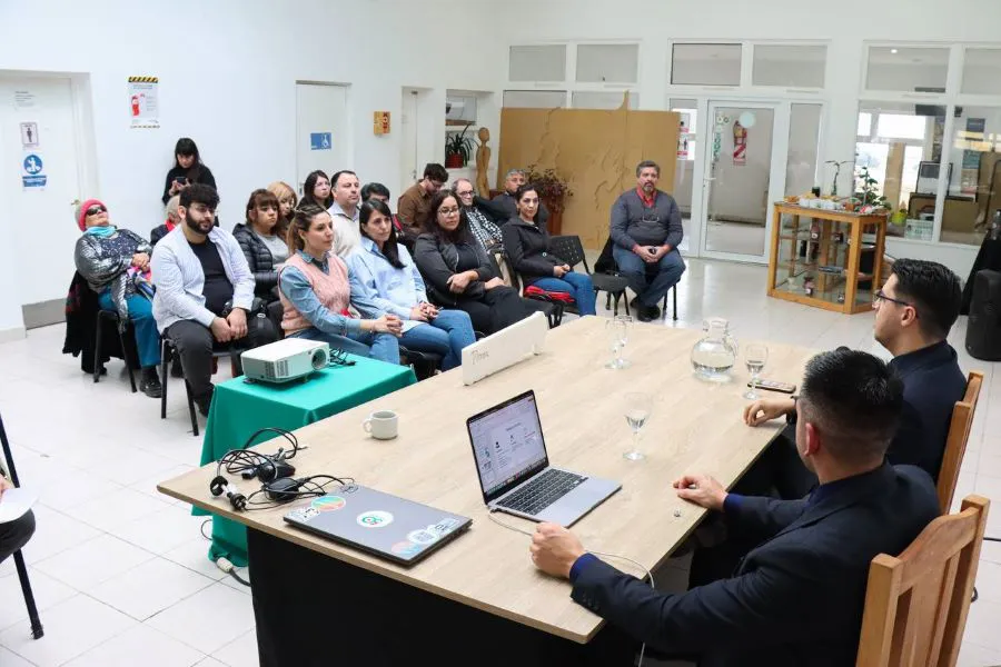 photo_5053042982843952587_y