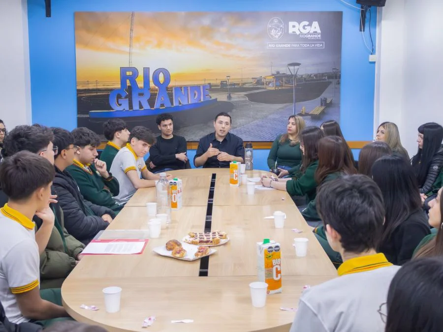 Estudiantes ofrecen diversas propuestas educativas al municipio riograndense