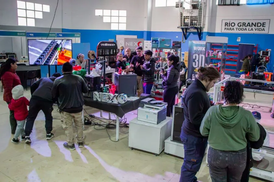 photo_5042212458302910089_y