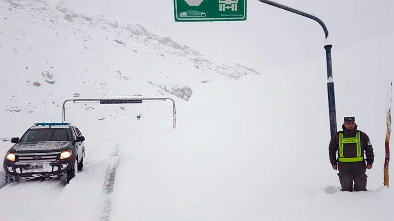Cerraron el Paso Cristo Redentor por el fuerte temporal que sacude Mendoza