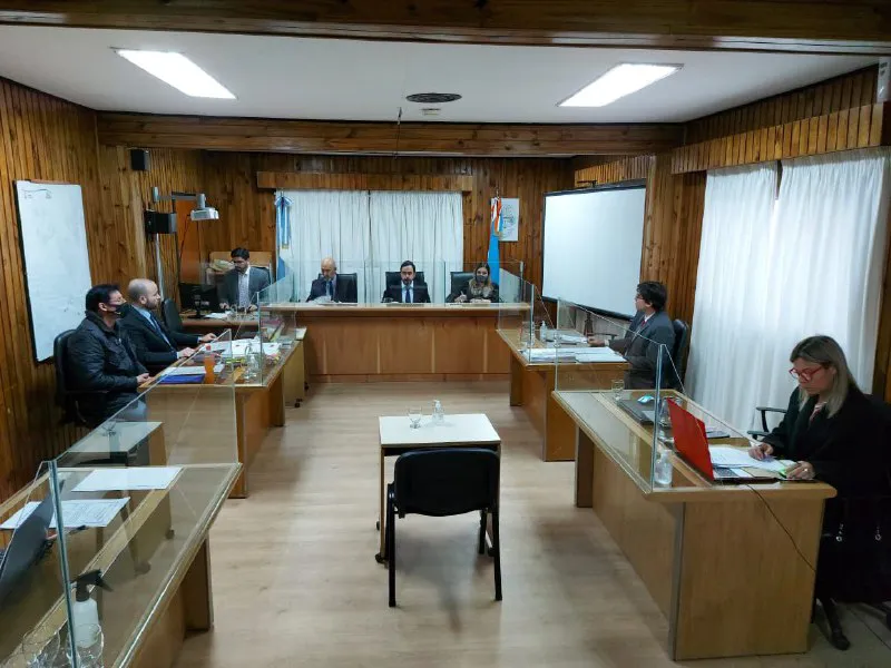 Condenaron a 12 años de prisión al portero que abusó de la hija de un docente