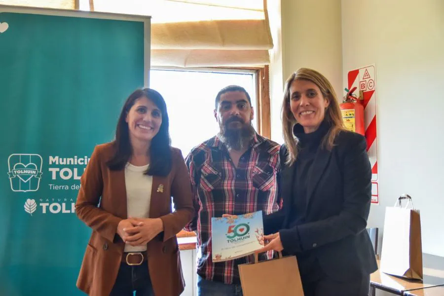 photo_5028466389702258338_y