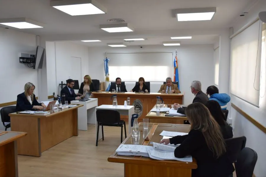 photo_4929691930128485218_y