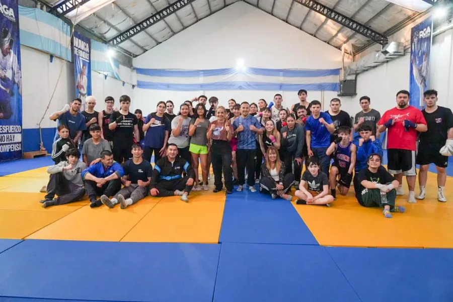 photo_5087324552810924850_y