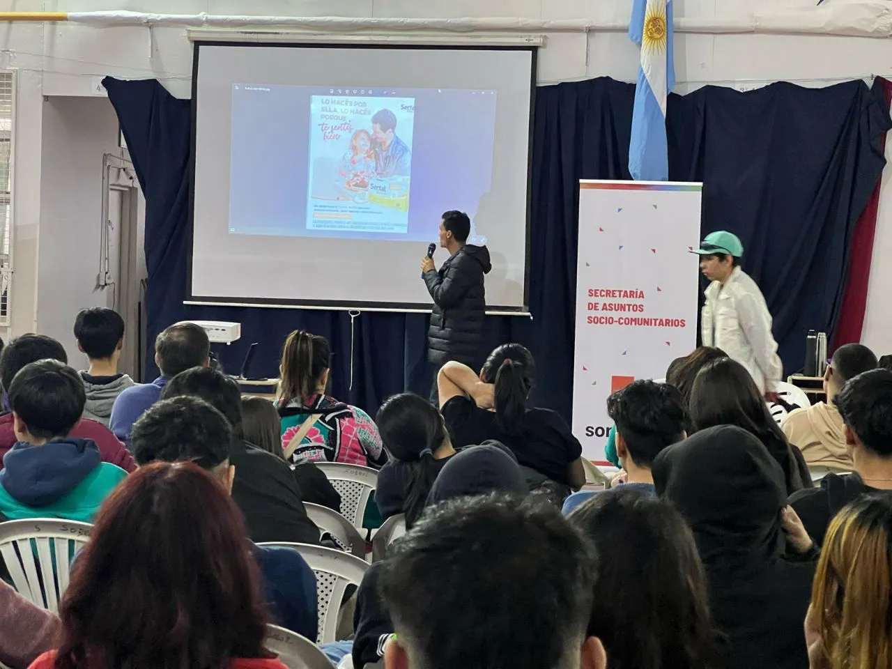 Se realizó un taller sobre problemáticas de adicciones y conductas de riesgo (2)