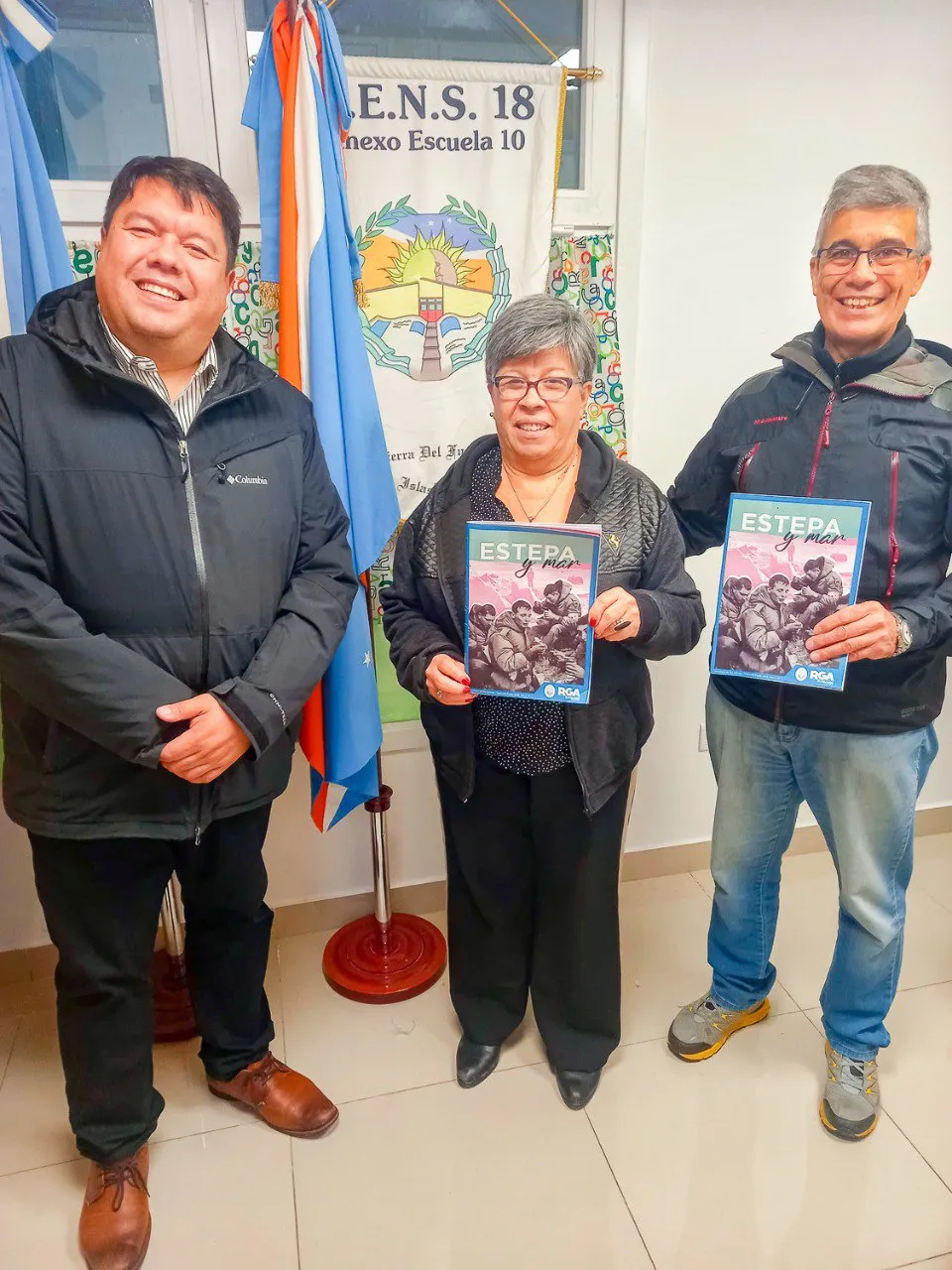 Se entregaron ejemplares de la revista Estepa y Mar a instituciones de la ciudad  (2)