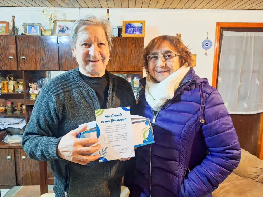 photo_5154649964763262732_y