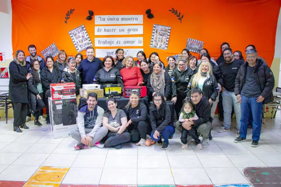 photo_5062136047084875860_y