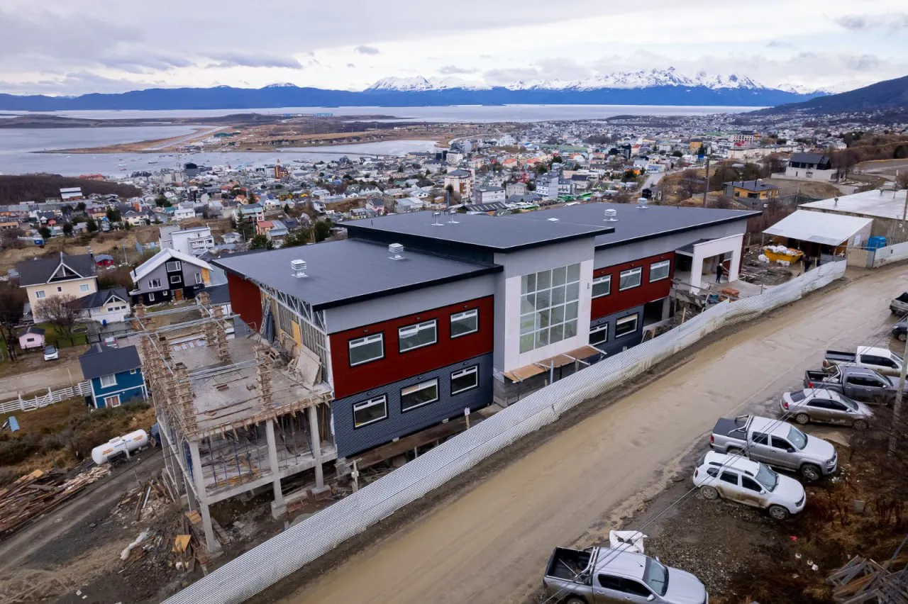 Continúan los trabajos de la obra del nuevo edificio de la Escuela Nº40 de Ushuaia