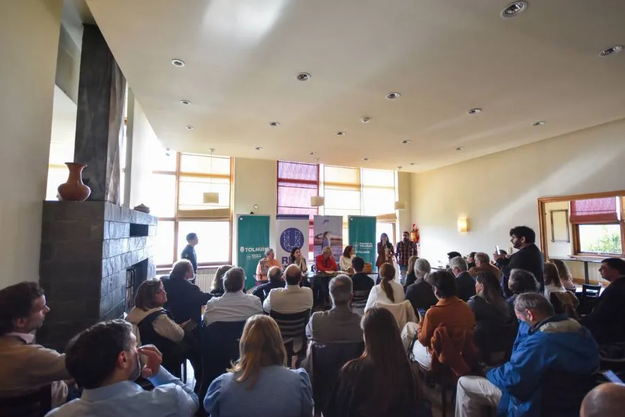 photo_5028466389702258339_y