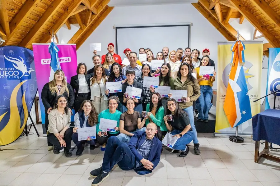 Se brindó un reconocimiento a mujeres capacitadas como soldadoras y carniceras