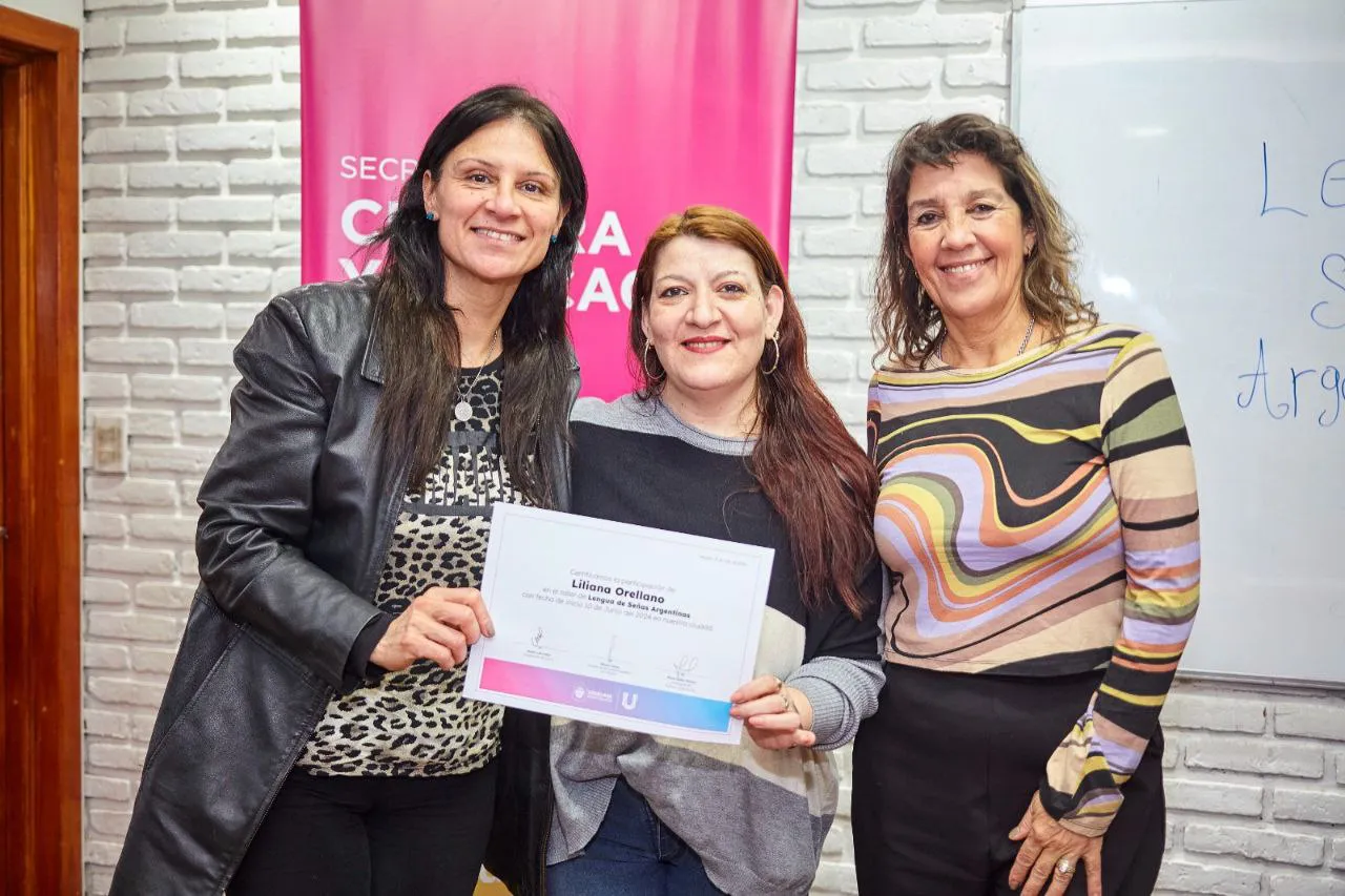 Entregaron en Ushuaia los certificados del Taller de Lengua de Señas Argentinas (4)